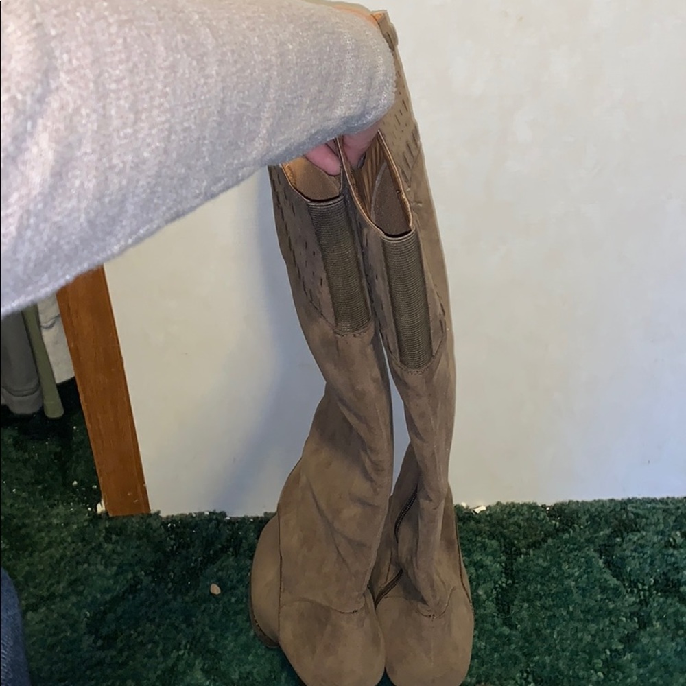 Knee high boots - Picture 3 of 4